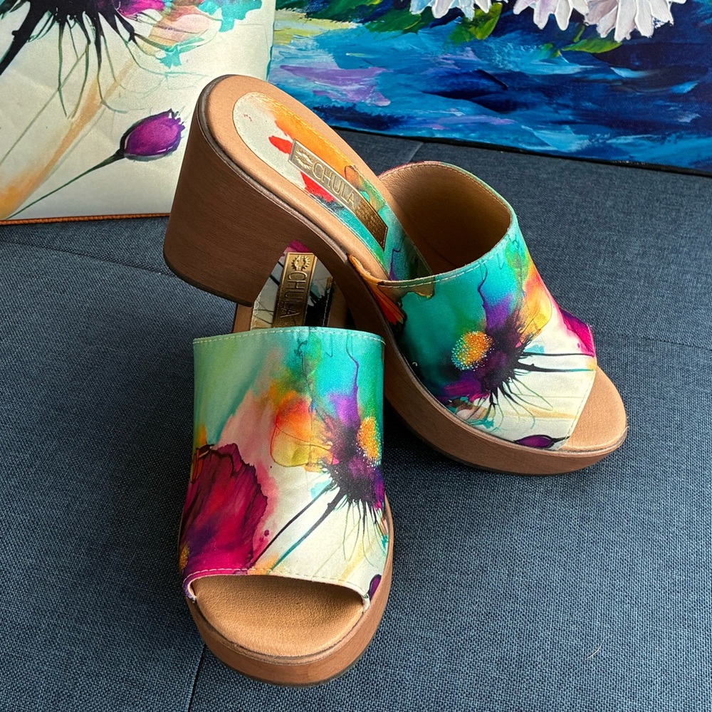 💕 Vibrant Floral Platform Mules EUC